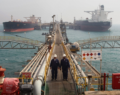 يمتلك العراق خطوط أنابيب لتصدير النفط من ميناء البصرة بطاقة حوالي مليوني برميل (الفرنسية-أرشيف)