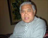 رئيس منظمة المحمدية دين شمس الدين (الجزيرة نت)