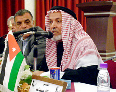 الضاري يتحدث في ندوة المهندسيين الأردنيين (الجزيرة نت)