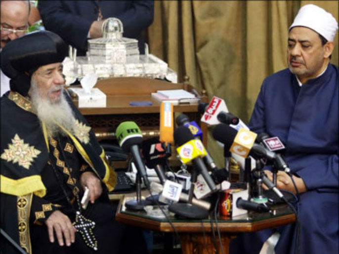 المسؤولون الدينيون بمصر طالما أكدوا موقفهم الرافض لمثل هذه الزيارة (رويترز)