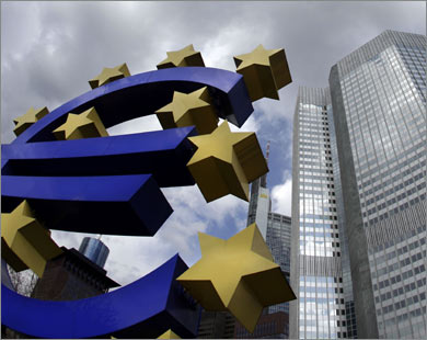 
انكشاف المصارف العربية على اليورو يصل إلى نحو 15% (رويترز)
