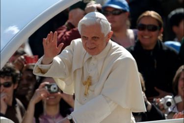 afp : Pope Benedict XVI waves to faithful as he arrives for his weekly general audience on April 7, 2010 at the Vatican. The Pontiff acknowledged two days before that the Roman