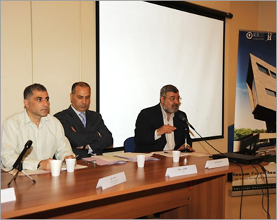 المشاركون ناقشوا قوانين وأوضاع العمل للاجئين الفلسطينيين بلبنان (الجزيرة نت)
