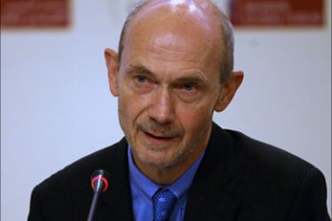 f_World Trade Organisation chief Pascal Lamy addresses participants at the Bahrain Global Forum in the capital Manama on May 16, 2010.