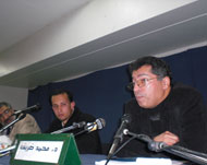 محمد ظريف (يمين): حزب العدالة والتنمية يجتهد للظهور بأنه حزب عادي (الجزيرة نت)