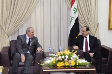 Iraq's Prime Minister Nuri al-Maliki (R) meets with Iraq's former Prime Minister and head of the Iraqiya coalition Iyad Allawi in Baghdad June 12, 2010. The leaders of Iraq's two largest political blocs held talks on Saturday for the first time since an inconclusive March election, but there was no sign of a breakthrough on the country's next government.