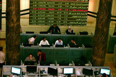 r_Traders work at the stock exchange in Cairo June 3, 2010. REUTERS/Asmaa Waguih (EGYPT - Tags: BUSINESS)
