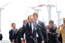 King Mohammed VI (c) of Morocco arrives at the inauguration of the wind farm of "Dahr Saadane", June 28, 2010 in Tangiers which is the biggest wind farm of Africa.