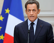 منتقدو ساركوزي اتهموه بشن حملة لصرف انتباه الناخبين عن فضائح حكومته (الفرنسية-أرشيف)