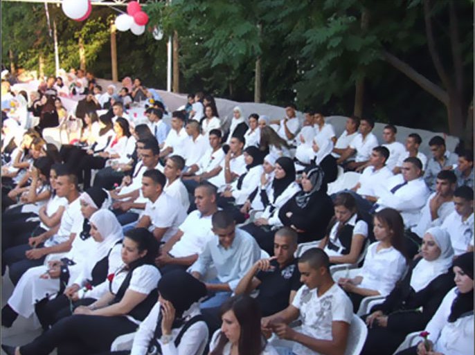 طلاب من عرب 48 خلال تخريجهم من المرحلة الثانوية وعشية التحاقهم بالتعليم الأكاديمي بالجامعات