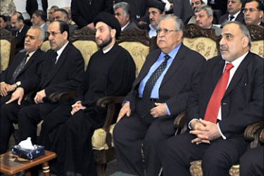 epa02286690 Iraq's Vice-President Tareq al-Hashemi (L), Iraq's Prime Minister Nuri al-Maliki (2nd L) and Ammar al-Hakim, the leader of the Supreme Islamic Iraqi Council