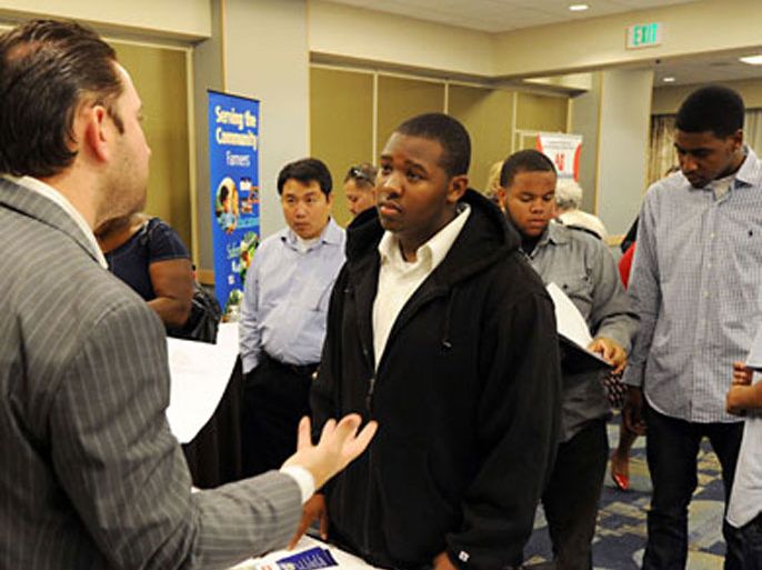 Unemployed Americans attend a National Career Fair at the Airport Radisson Hotel as they search for work in Los Angeles in this July 19, 2010 photo. New claims for US jobless benefits rose unexpectedly last week to the highest level since April, the government said on August 5, 2010. Claims climbed 4.1 percent to 479,000 in the week to July 31, the Labor Department said, baffling most analysts who had expected claims to fall to 455,000.