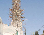 أعمال الترميم قائمة في المسجد  