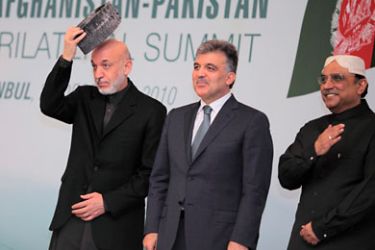 Afghanistan's President Hamid Karzai (L), Turkey's President Abdullah Gul (C) and Pakistan's President
