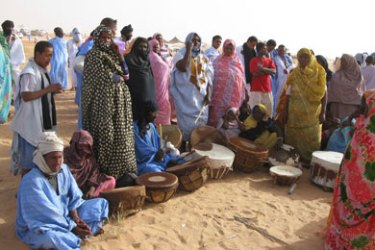 مهرجان ثقافي في الصحراء الموريتانية يجسد بعض العادات والتقاليد الموريتانية القديمة