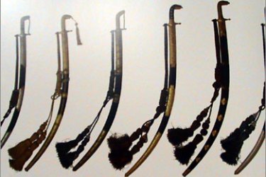 أشكال متنوعة من السيوف العربية