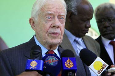 epa02520362 Former US President Jimmy Carter addresses a press conference following his meeting with Sudanese President Omar Hassan al-Bashir ( not pictured ) in Khartoum, Sudan, 08 January 2011. Carter is one of the international observers of the upcoming South Sudan referendum. South Sudan referendum is due to to be held on 09 January, its outcome will decide
