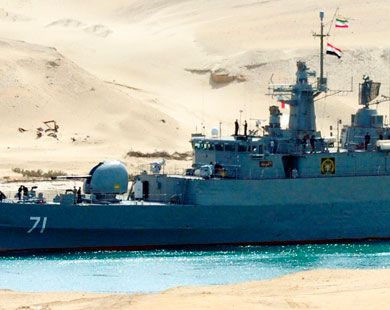 السفينتان الإيرانيتان عبرتا قناة السويس إلى البحر المتوسط للمرة الأولى منذ 1979 (رويترز)