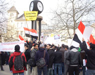 المظاهرة تهدف لإيصال صوت الطلاب المبتعثين دعما للاحتجاجات باليمن (الجزيرة نت)