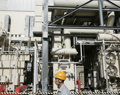 
شركة كهرباء طوكيو تقول إن هبوط إنتاجها من الكهرباء سيستمر حتى الشتاء القادم (رويترز)
