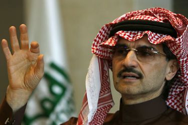 Saudi Prince Alwaleed bin Talal speaks during a news conference in Riyadh March 9, 2011. Saudi billionaire Prince Alwaleed bin Talal threw his weight behind Saudi stocks on Wednesday, saying he would invest 1 billion riyals ($267 million) in a market pummelled by unrest in the Arab world. REUTERS