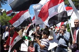 الجالية السورية وأطفالهم هتفوا للحرية في الوقفة الاحتجاجية أمام سفارتهم بالجزائر (2)
