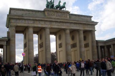 لبوابة براندنبورغ التاريخية ببرلين -بطاقة معلوماتية /خالد شمت 6/4/2011