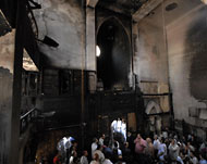 حرق كنيسة إمبابة هو أحدث حلقات الصدامات الطائفية في مصر (الجزيرة نت)