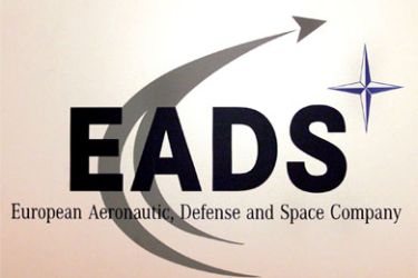 epa02100461 (FILE) Picture dated 14 October 1999 shows the logo of the EADS (European Aeronautic Defence and Space Company).The US Defence Department said 31 March 2010 it was willing to issue a 60-day extension of the deadline for bids on a lucrative contract to build the next generation of aerial refuellers.