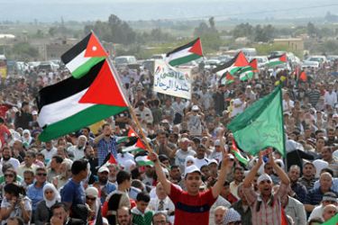 الالاف في مهرجان العودة في بلدة الكرامة الاردنية على الحدود مع فلسطين المحتلة