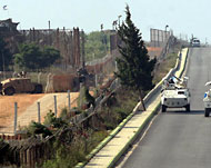 القوات الأممية في لبنان كثفت دورياتها على الحدود مع إسرائيل (الفرنسية) 