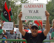 تظاهرة لأبناء الجالية الليبية في الصين ترحيبا بزيارة محمود جبريل (الجزيرة)