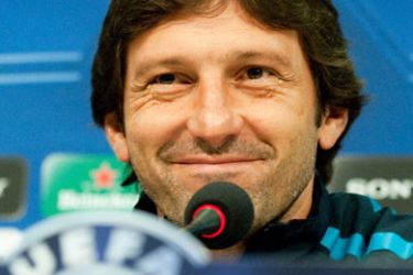 epa02684278 Inter Milan's head coach Leonardo smiles during a press conference in Gelsenkirchen, Germany