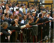 عدد كبير من المحامين قدموا دعاوى ضد مبارك وحاشيته (الجزيرة-أرشيف)