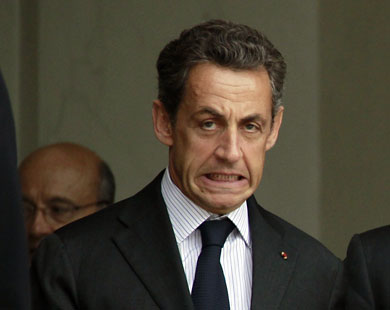 المشاكل تلاحق ساركوزي مع اقتراب موعد الانتخابات (رويترز)