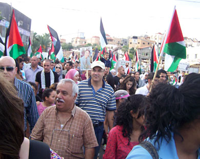 جانب من مسيرة فلسطينيي الداخل بمدينة سخنين (الجزيرة نت)