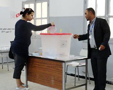 عملية التصويت داخل مركز الانتخاب تدوم 3 دقائق