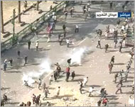 من الاشتباكات بميدان التحرير (الجزيرة)