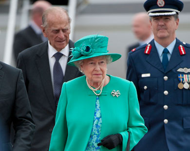 ملكة بريطانيا تبحث عن موارد دخل إضافية (رويترز-أرشيف) 