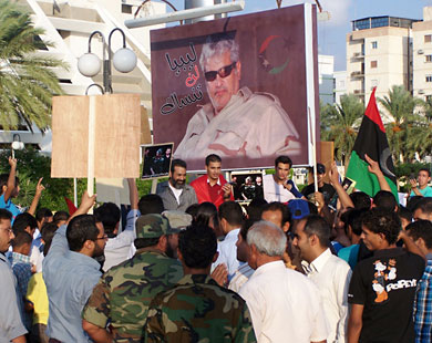 المتهمون بقتل يونس قالوا إن إعلان اتهامهم بداية انحراف الثورة (الجزيرة نت-أرشيف)