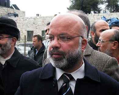 محكمة إسرائيلية جردت أحمد عطون الهوية المقدسية وحكمت بطرده من المدينة (الجزيرة نت)