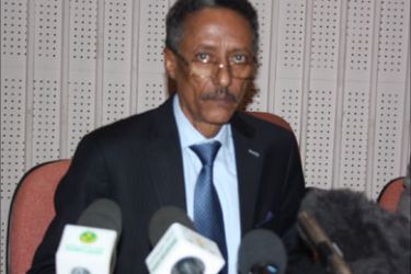 وزير الخارجية الموريتاني حمادي ولد حمادي في مؤتمر صحفي عقب اختتام الاجتماع