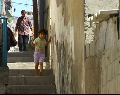 لقطة من فيلم غزة تعيش لأشرف المشهراوي (الجزيرة نت)
