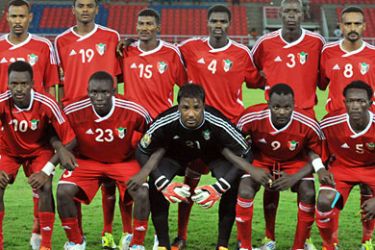 ف- Sudan's national football team players pose for a photograph before the 2012 Africa Cup of Nations