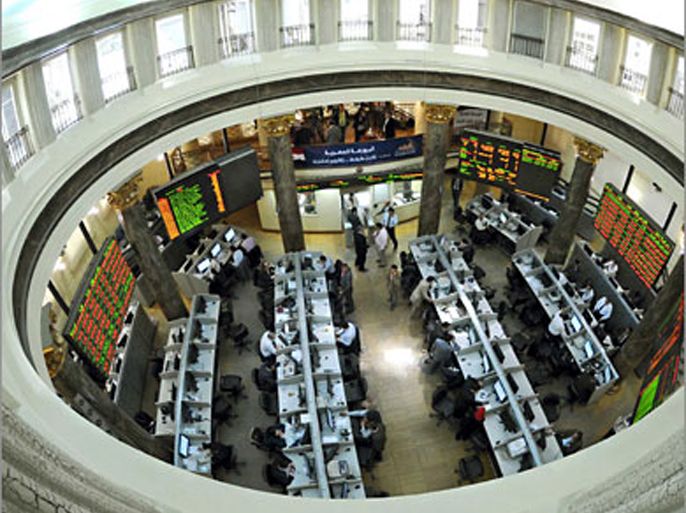 epa02648991 A general view shows the trading room of the Egyptian stock market in Cairo, Egypt,