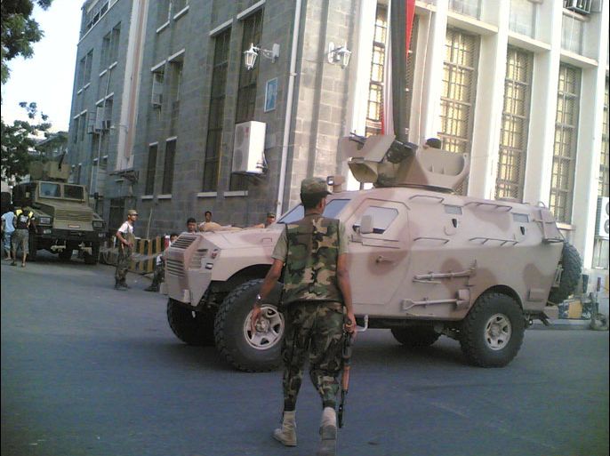 الجيش اليمني يعزز من الإجراءات الأمنية في جنوب اليمن قبيل الانتخابات الرئاسية(الجزيرة نت-أرشيف)