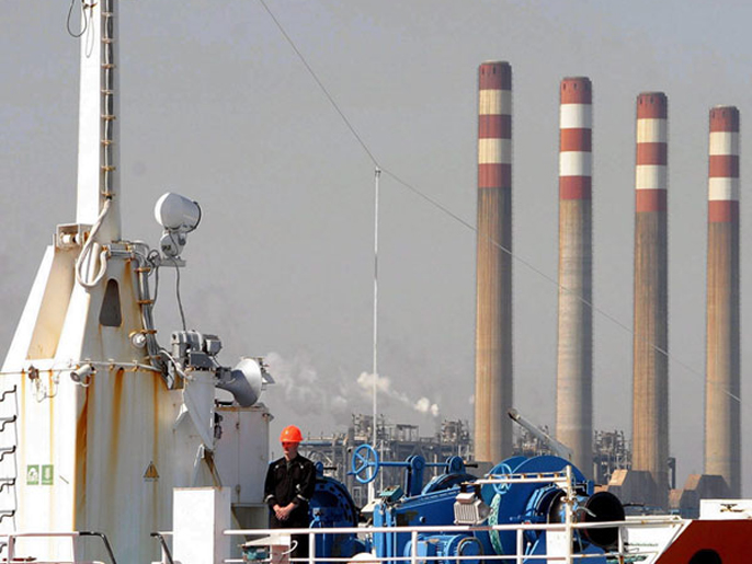 ‪إنتاج إيران النفطي تراجع بنسبة 9%‬ (الأوروبية-أرشيف)