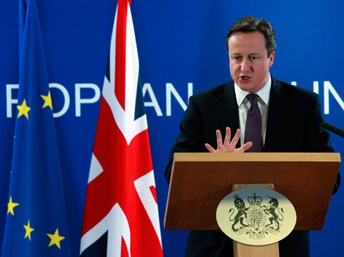 epa03050690 YEARENDER 2011 DECEMBER - British Prime Minister David Cameron gives a press conference at the end of the first day at the EU head of states council meeting early in the morning, in Brussels, Belgium, 09 December