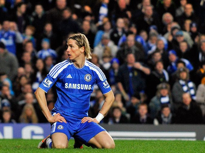 epa03059606 Chelsea's Fernando Torres reacts during the English Premier League soccer match against Sunderland at Stamford Bridge in London, Britain, 14 January 2012. Chelsea won 1-0. EPA/ANDY RAIN DataCo terms and conditions apply. http//www.epa.eu/downloads/DataCo-TCs.pdf