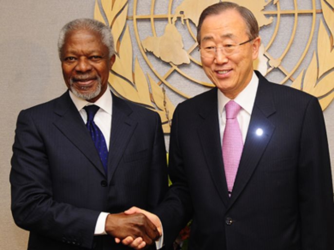 UN Secretary General Ban Ki-Moon (R) meets with UN-Arab League Joint Special Envoy for Syria Kofi Annan at the United Nations headquarters in New York on February 29, 2012.